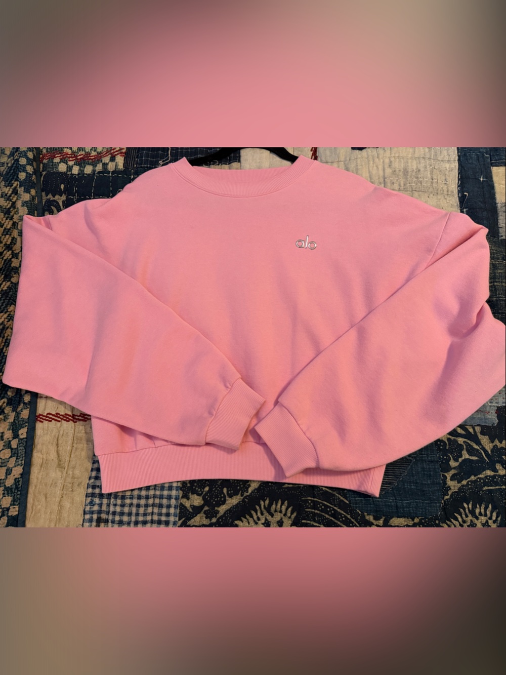 ALO cropped Accolade crew neck sweatshirt/sweet pink. Sold out. Size large